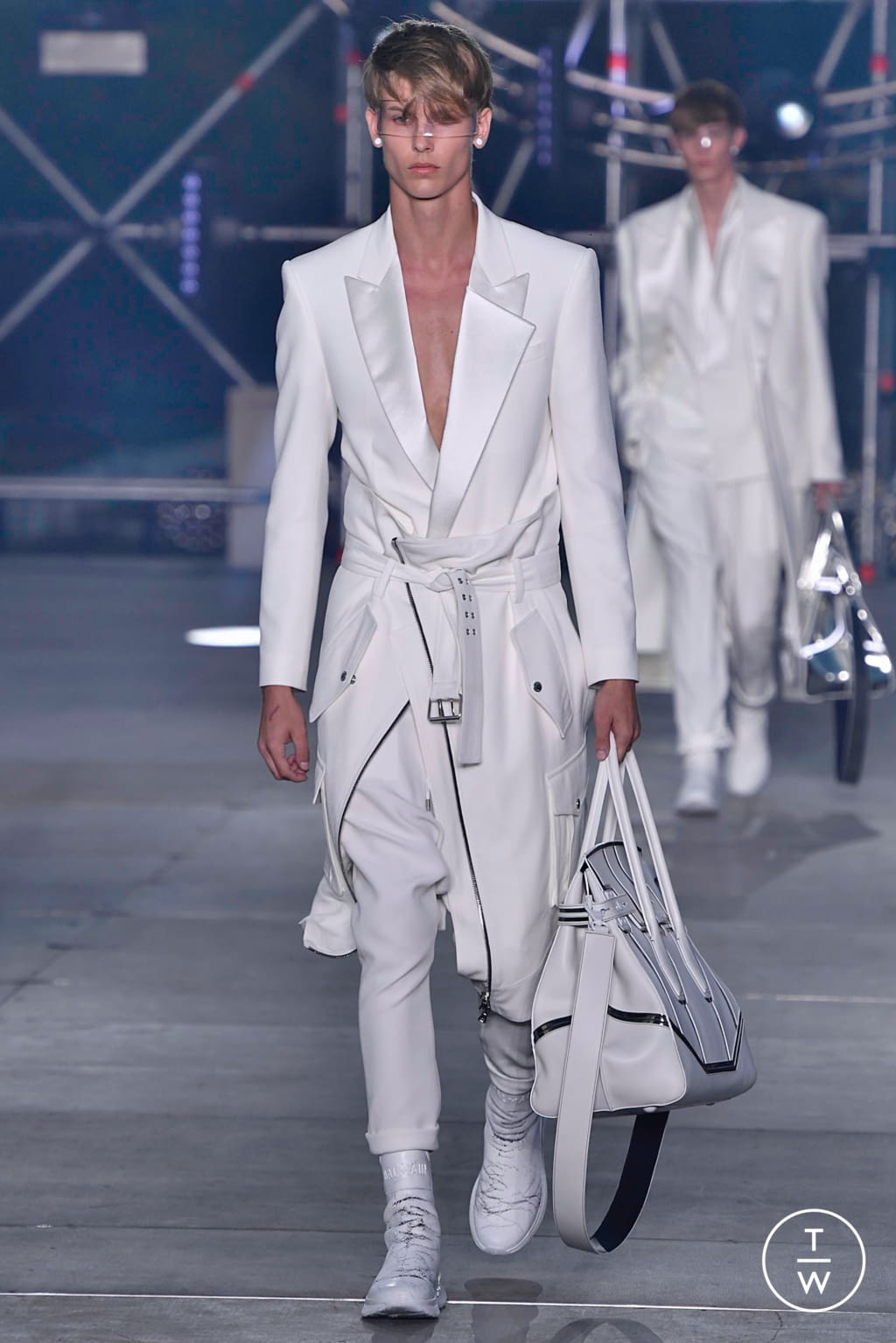 Fashion Week Paris Spring/Summer 2020 look 2 from the Balmain collection menswear