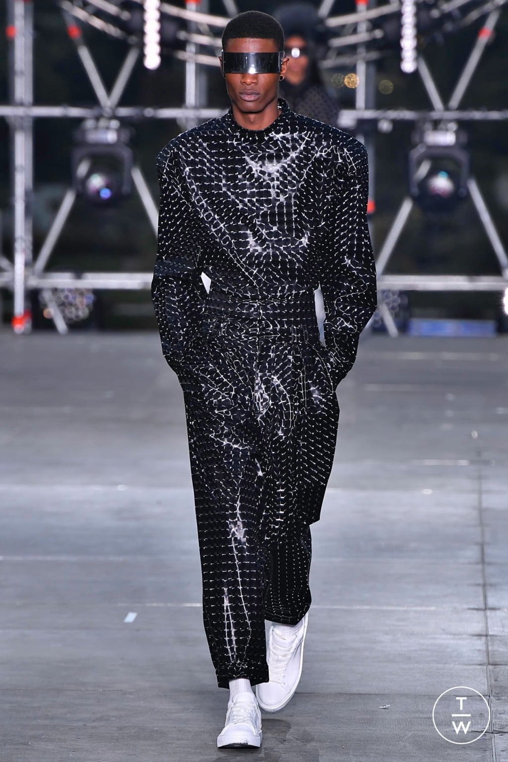 Fashion Week Paris Spring/Summer 2020 look 56 from the Balmain collection menswear