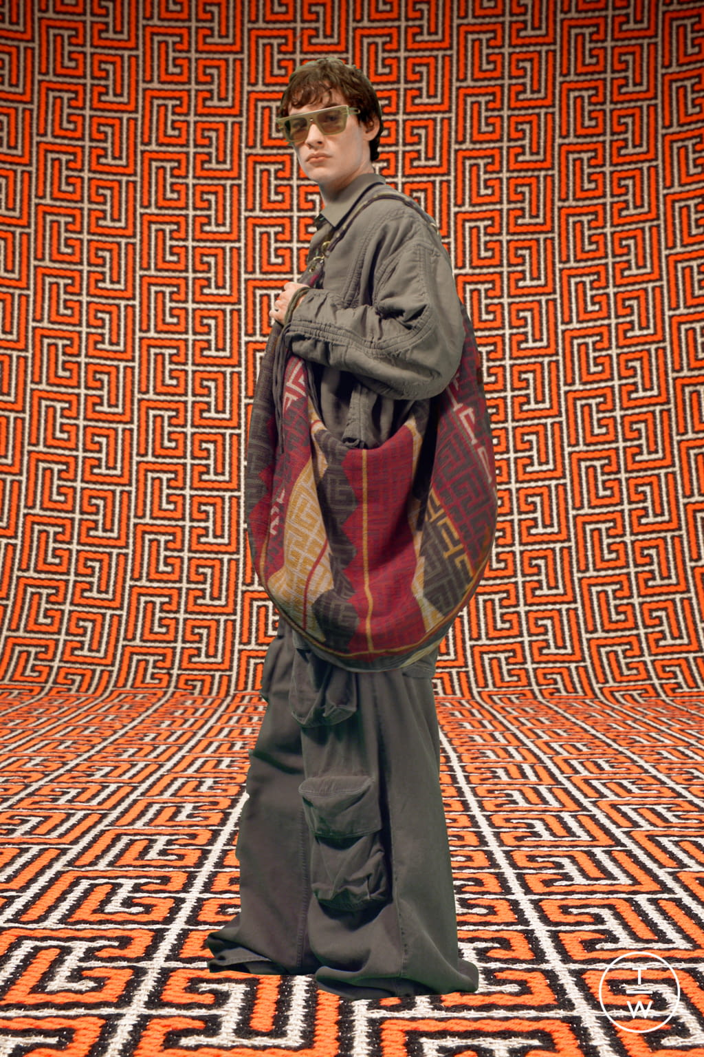 Fashion Week Paris Resort 2022 look 3 from the Balmain collection 男装