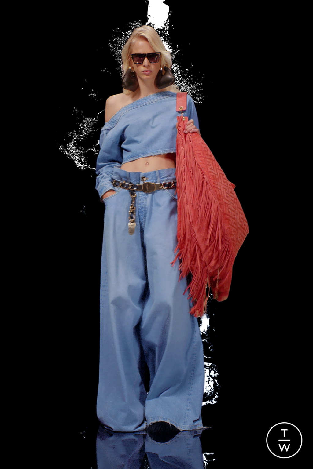 Fashion Week Paris Resort 2022 look 56 from the Balmain collection womenswear