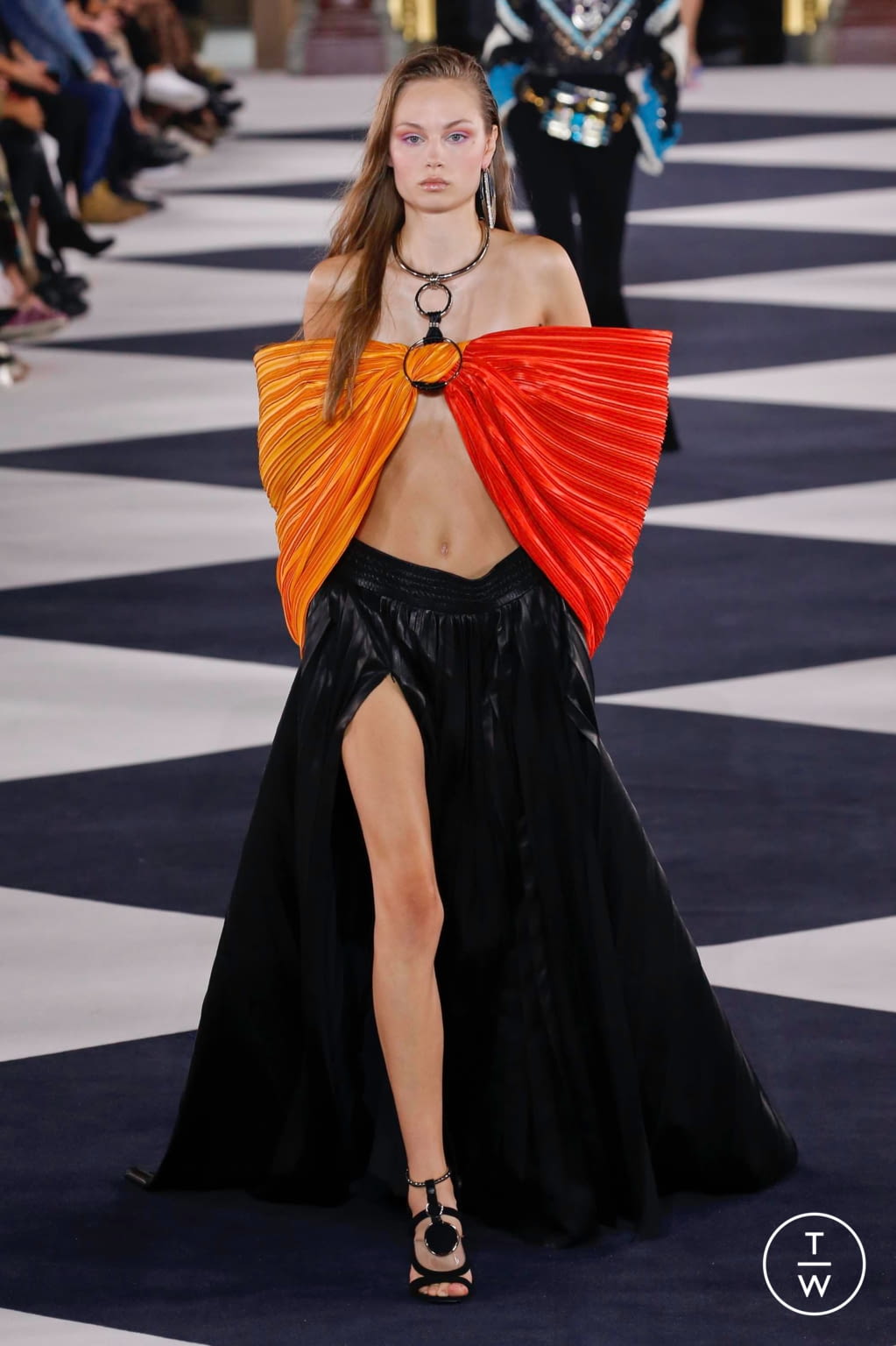 Fashion Week Paris Spring/Summer 2020 look 77 from the Balmain collection womenswear