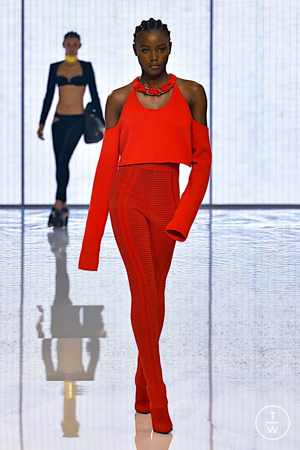 Fashion Week Paris Spring/Summer 2022 look 4 from the Balmain collection womenswear