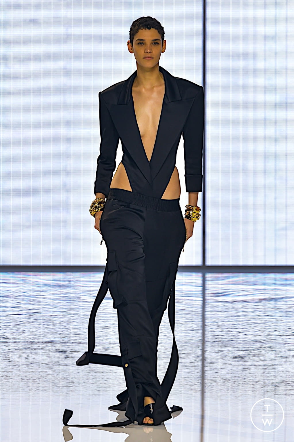Fashion Week Paris Spring/Summer 2022 look 10 from the Balmain collection 女装