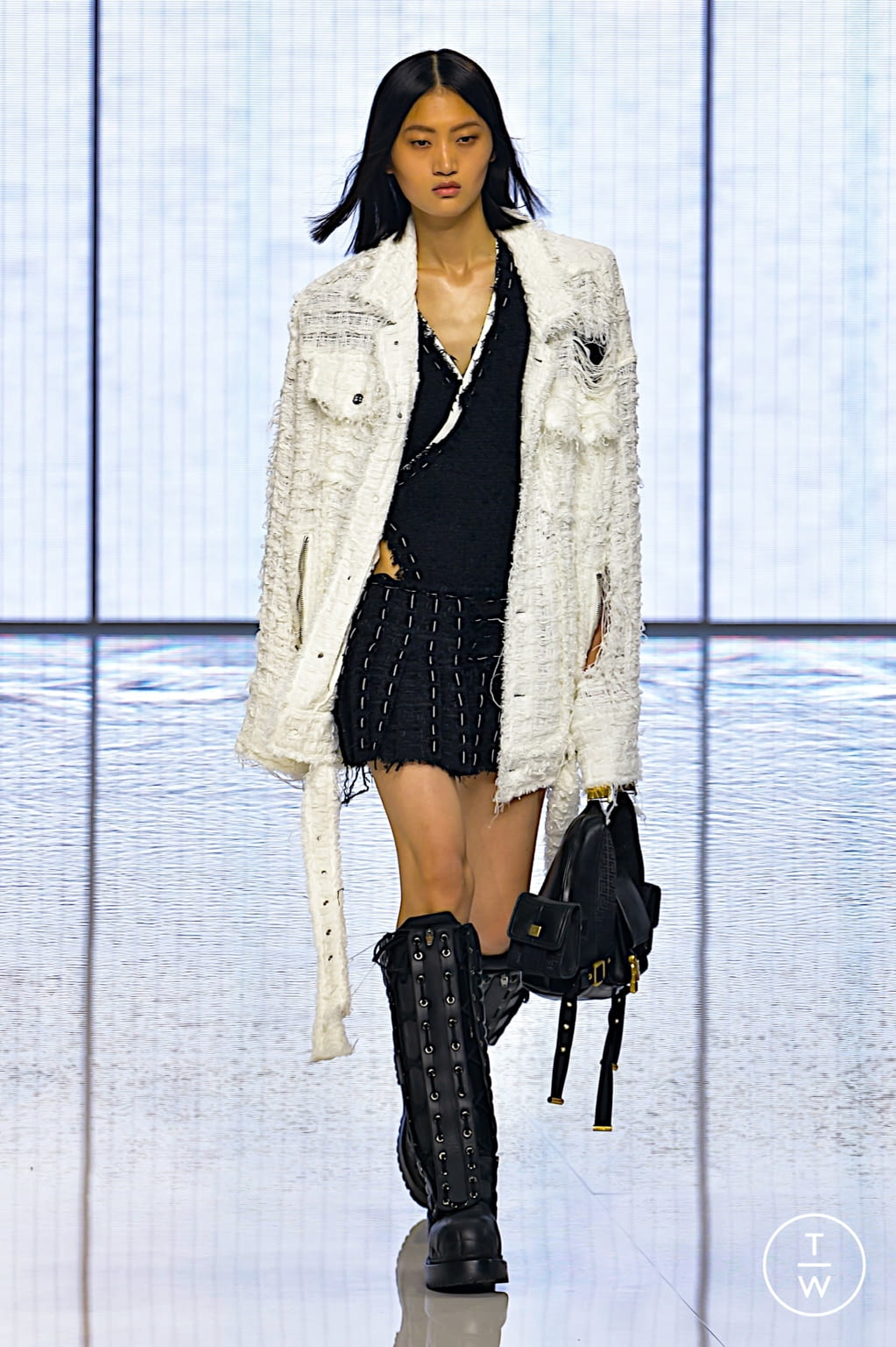 Fashion Week Paris Spring/Summer 2022 look 26 from the Balmain collection 女装
