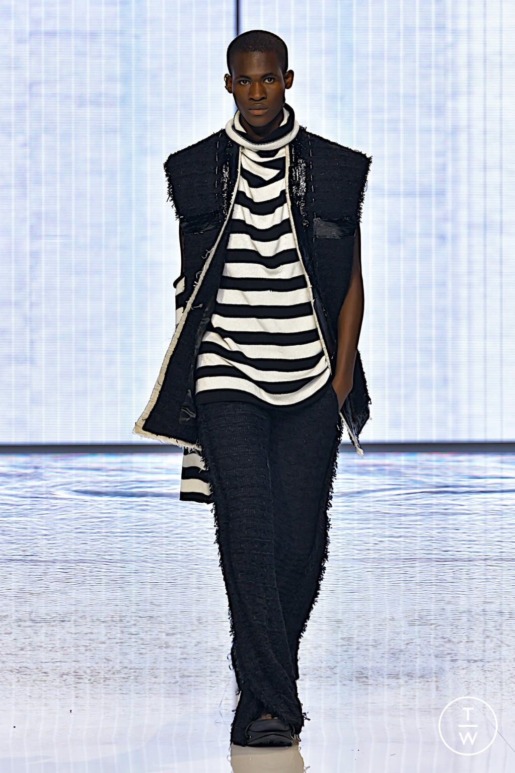 Fashion Week Paris Spring/Summer 2022 look 34 from the Balmain collection 女装