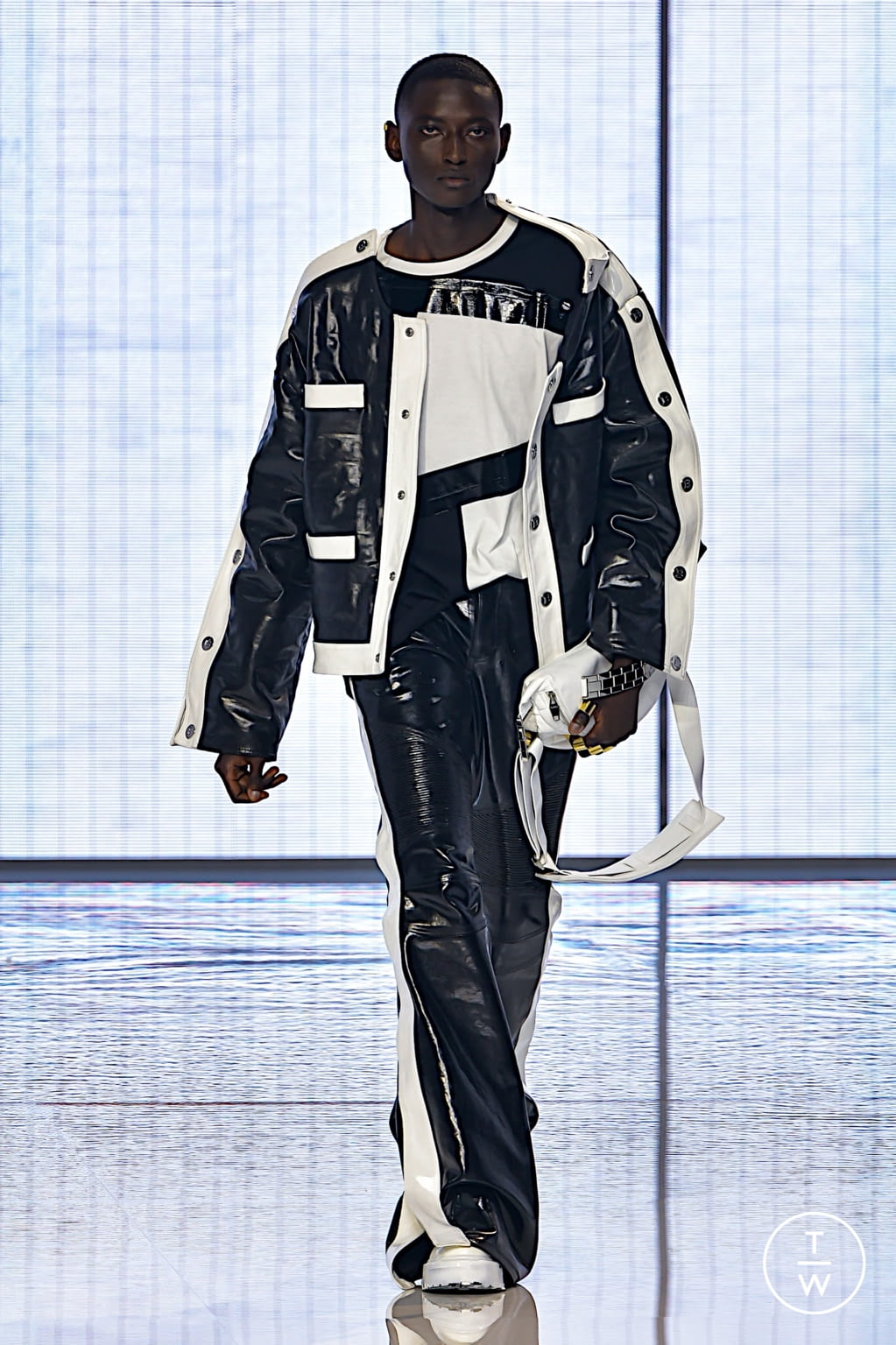 Fashion Week Paris Spring/Summer 2022 look 36 from the Balmain collection 女装