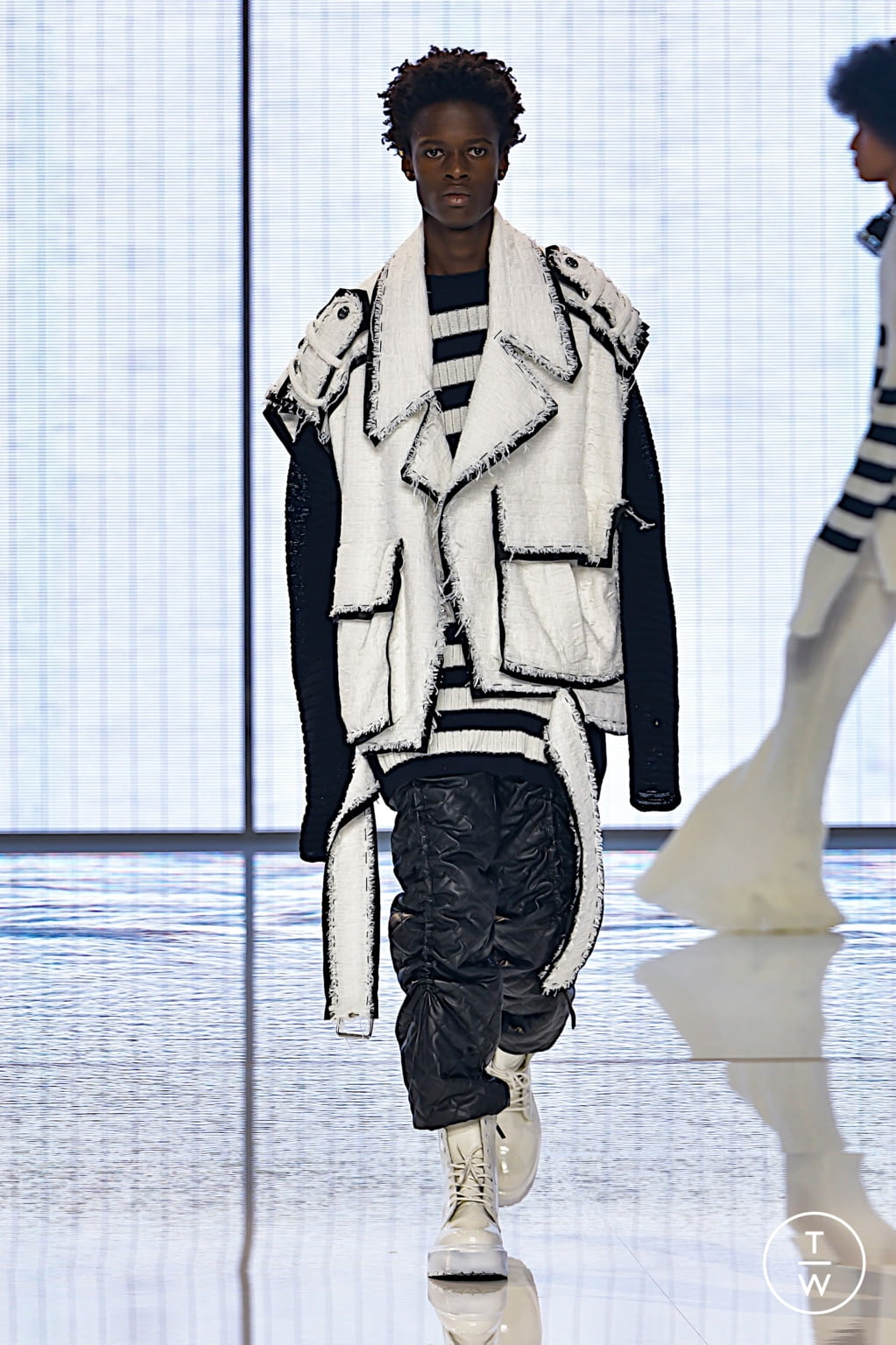 Fashion Week Paris Spring/Summer 2022 look 43 from the Balmain collection 女装