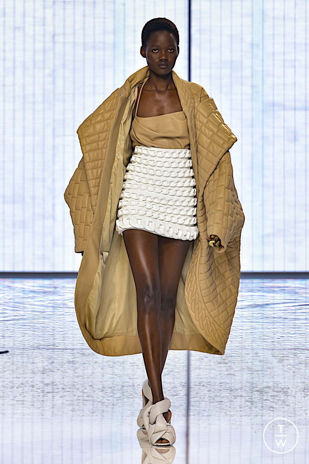 Fashion Week Paris Spring/Summer 2022 look 64 from the Balmain collection womenswear