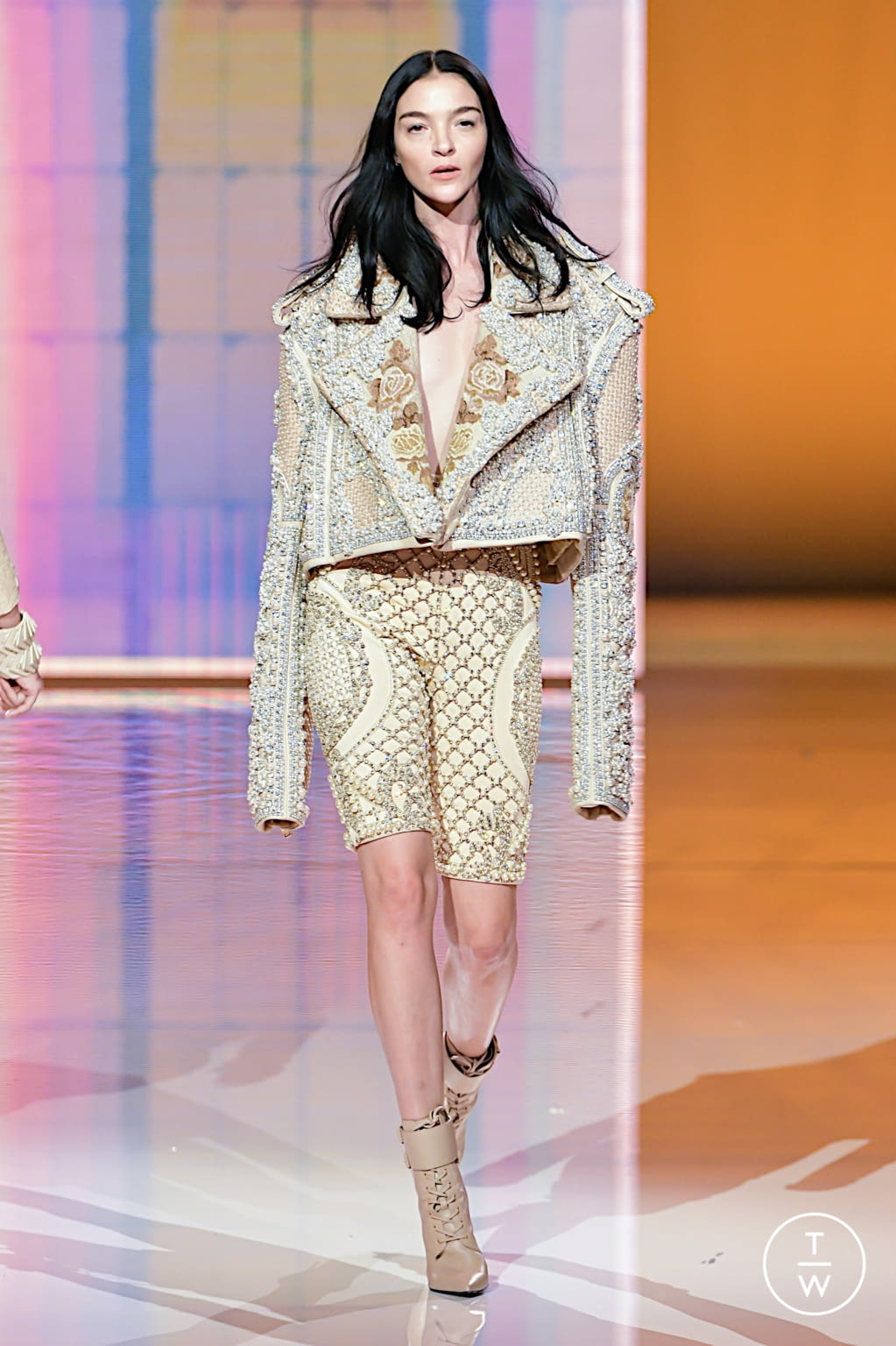 Fashion Week Paris Spring/Summer 2022 look 103 from the Balmain collection 女装