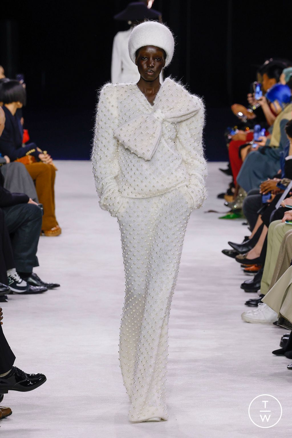 Fashion Week Paris Fall/Winter 2023 look 13 from the Balmain collection 女装