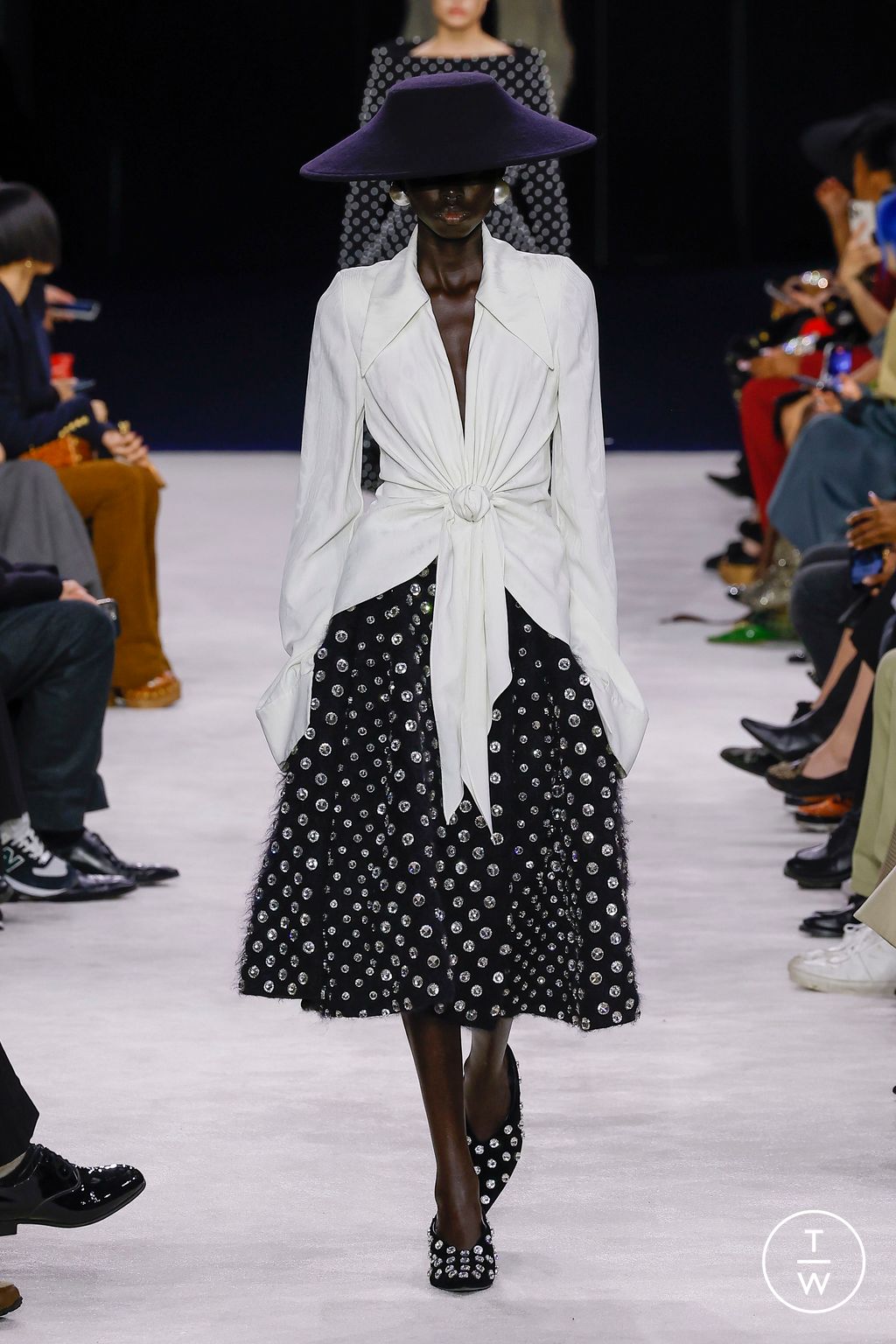 Fashion Week Paris Fall/Winter 2023 look 14 from the Balmain collection womenswear