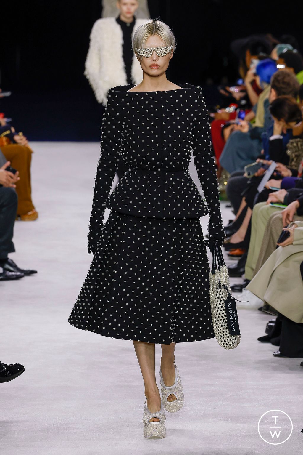 Fashion Week Paris Fall/Winter 2023 look 15 de la collection Balmain womenswear