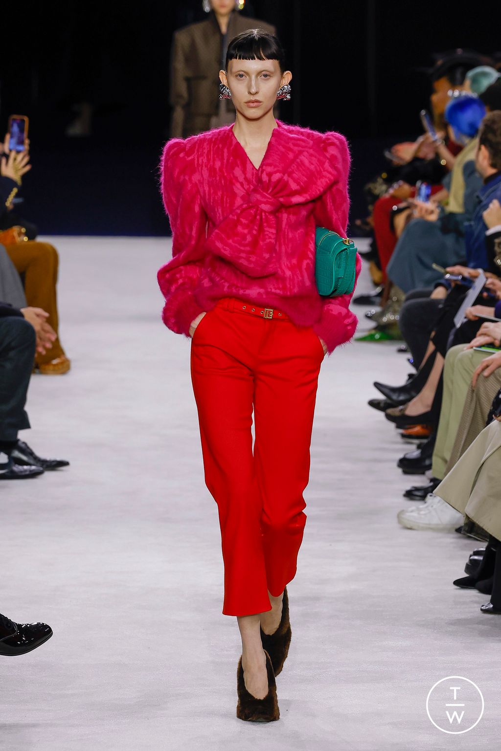 Fashion Week Paris Fall/Winter 2023 look 21 from the Balmain collection womenswear