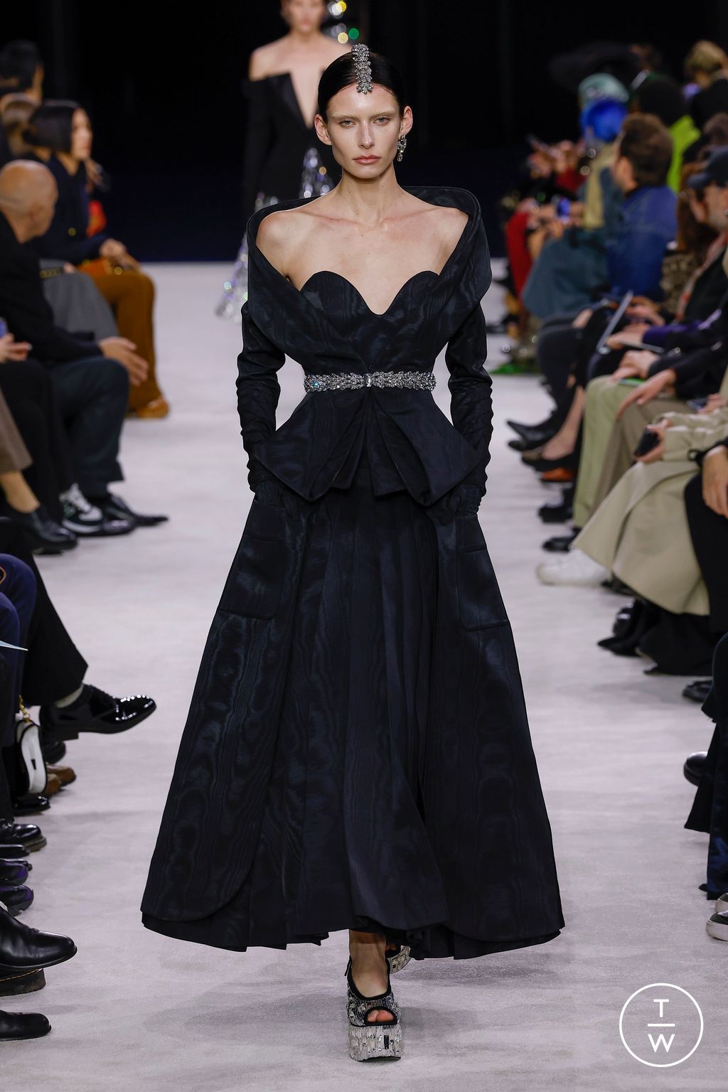 Fashion Week Paris Fall/Winter 2023 look 38 de la collection Balmain womenswear