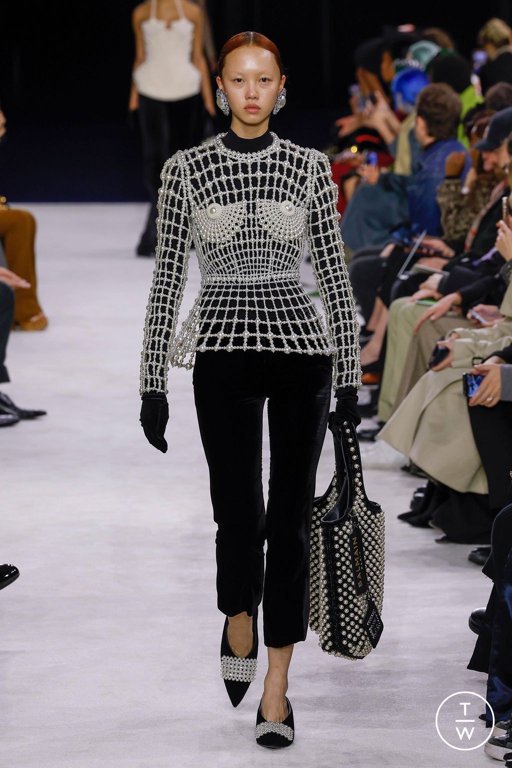 Fashion Week Paris Fall/Winter 2023 look 43 from the Balmain collection 女装