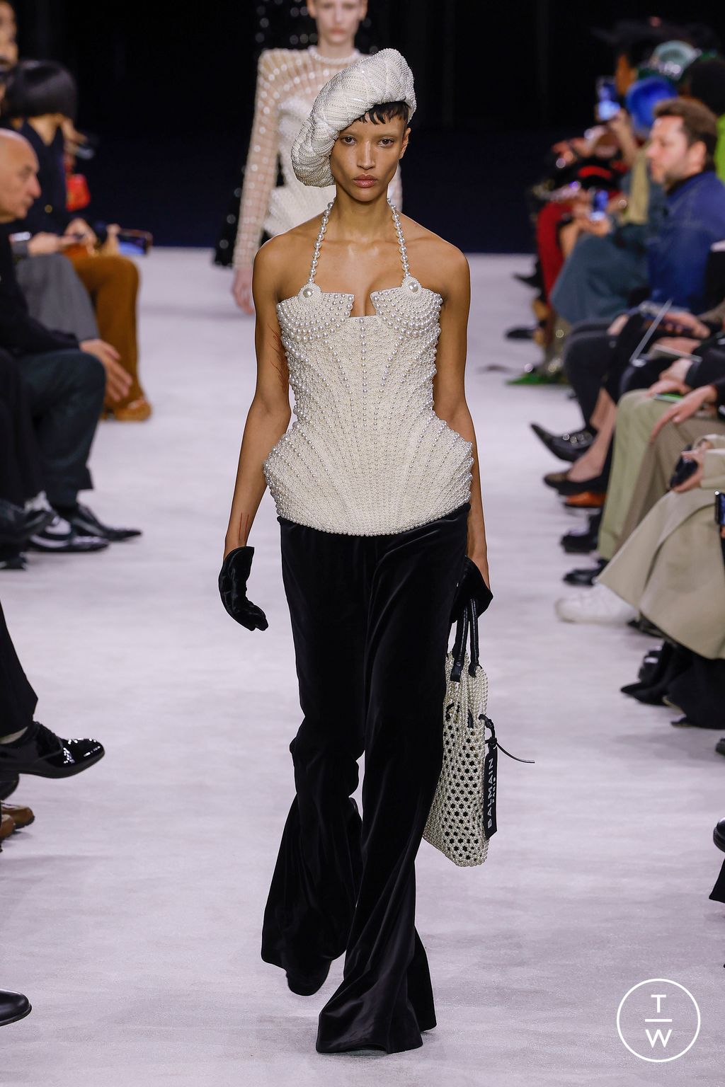 Fashion Week Paris Fall/Winter 2023 look 44 from the Balmain collection womenswear