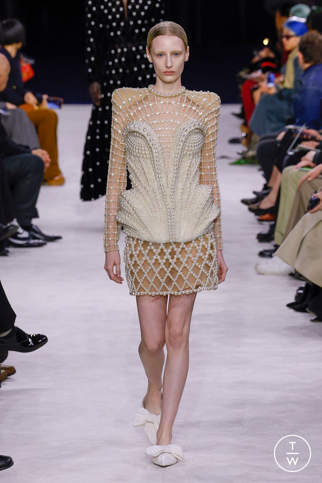 Fashion Week Paris Fall/Winter 2023 look 45 from the Balmain collection 女装