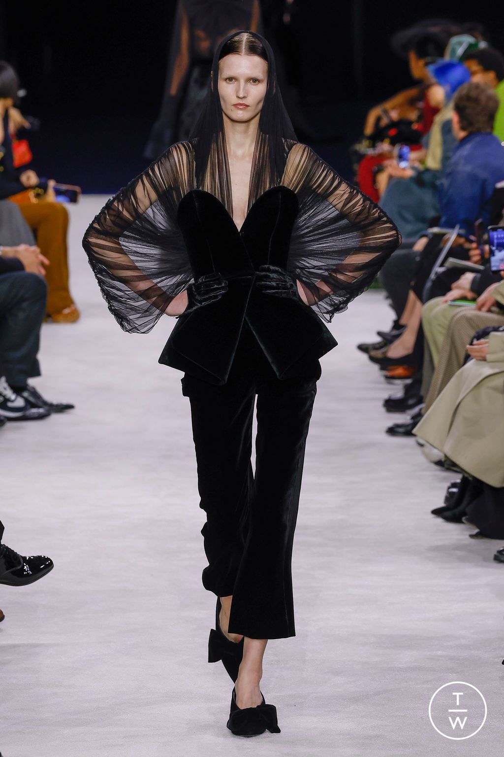 Fashion Week Paris Fall/Winter 2023 look 48 from the Balmain collection 女装