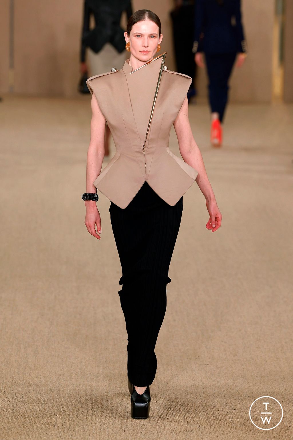 Fashion Week Paris Fall/Winter 2024 look 23 de la collection Balmain womenswear