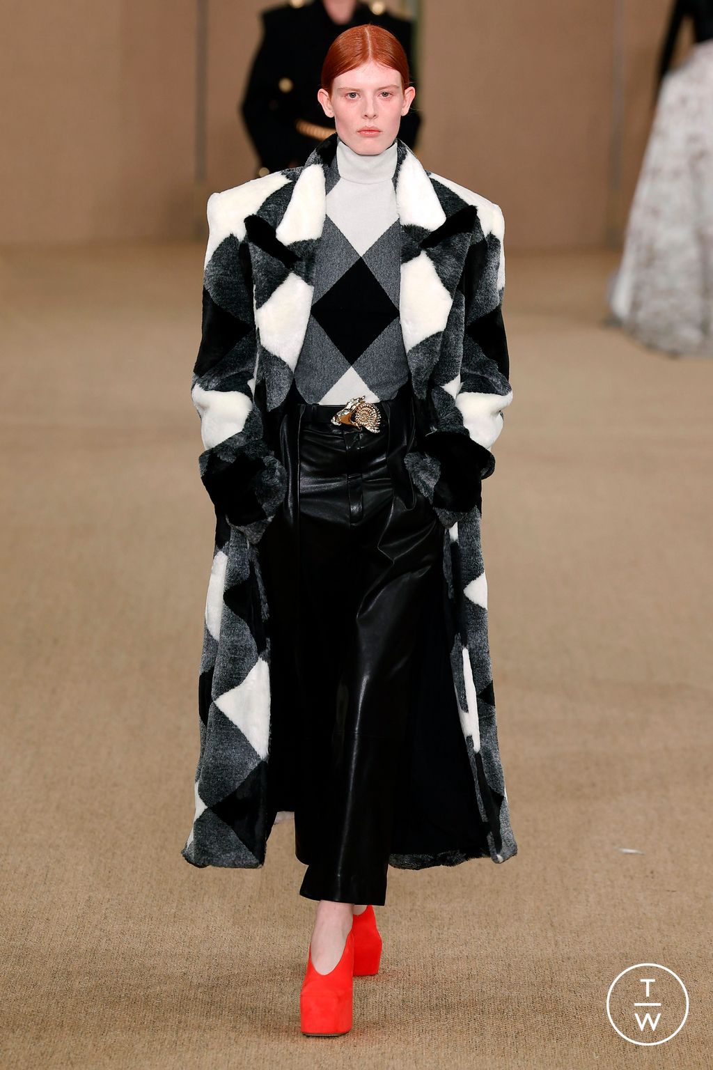 Fashion Week Paris Fall/Winter 2024 look 40 de la collection Balmain womenswear