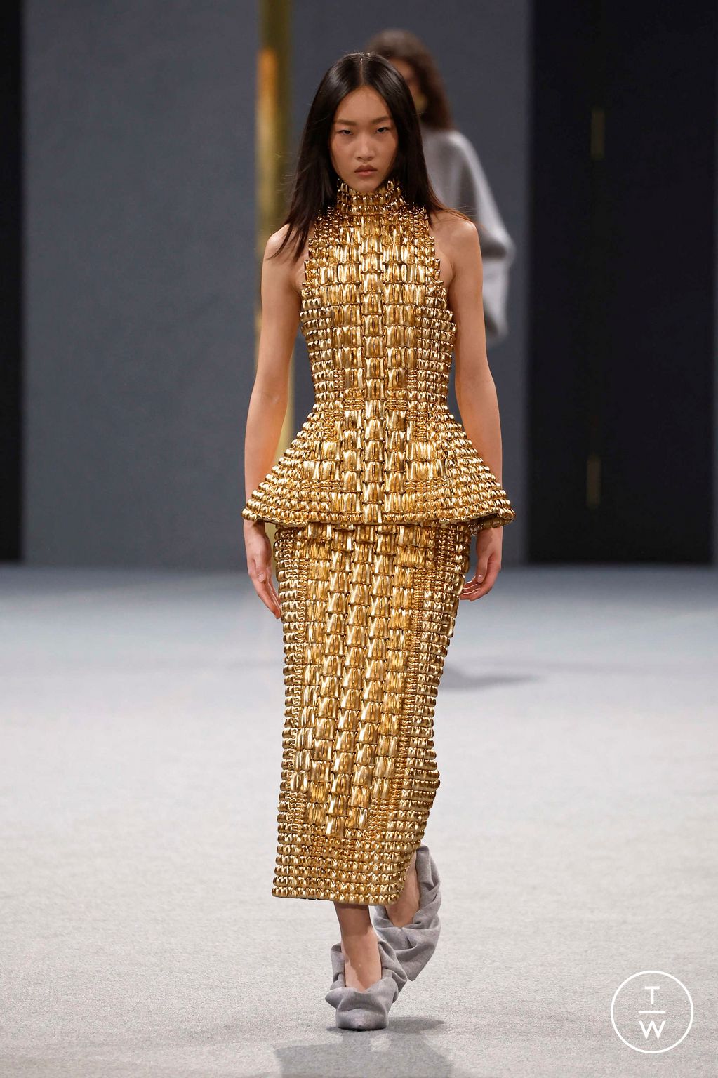 Fashion Week Paris Fall/Winter 2025 look 12 from the Balmain collection womenswear