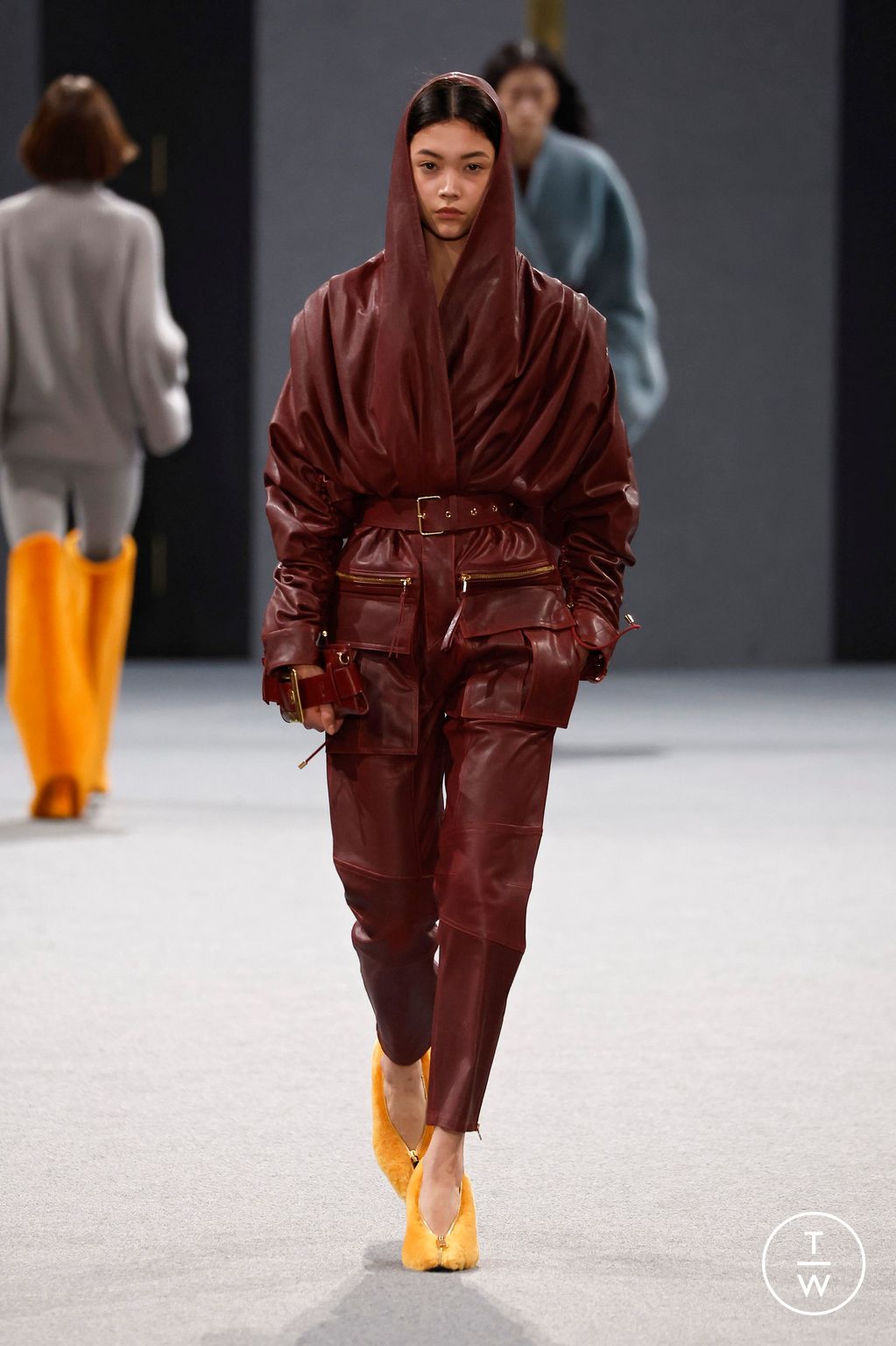 Fashion Week Paris Fall/Winter 2025 look 14 from the Balmain collection womenswear