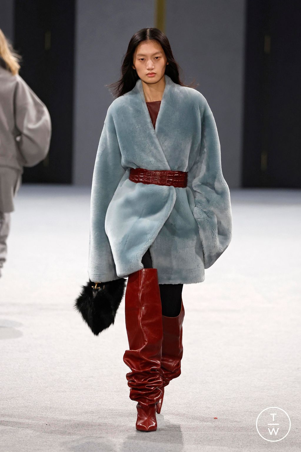 Fashion Week Paris Fall/Winter 2025 look 15 from the Balmain collection womenswear