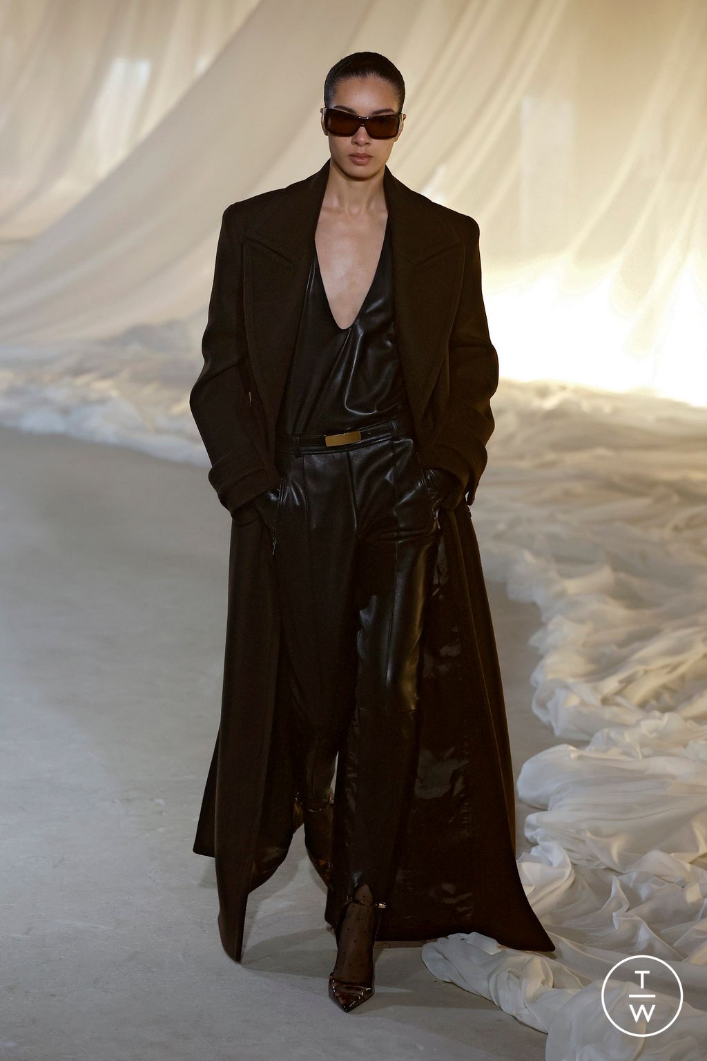 Fashion Week Paris Fall/Winter 2026 look 3 from the Balmain collection womenswear