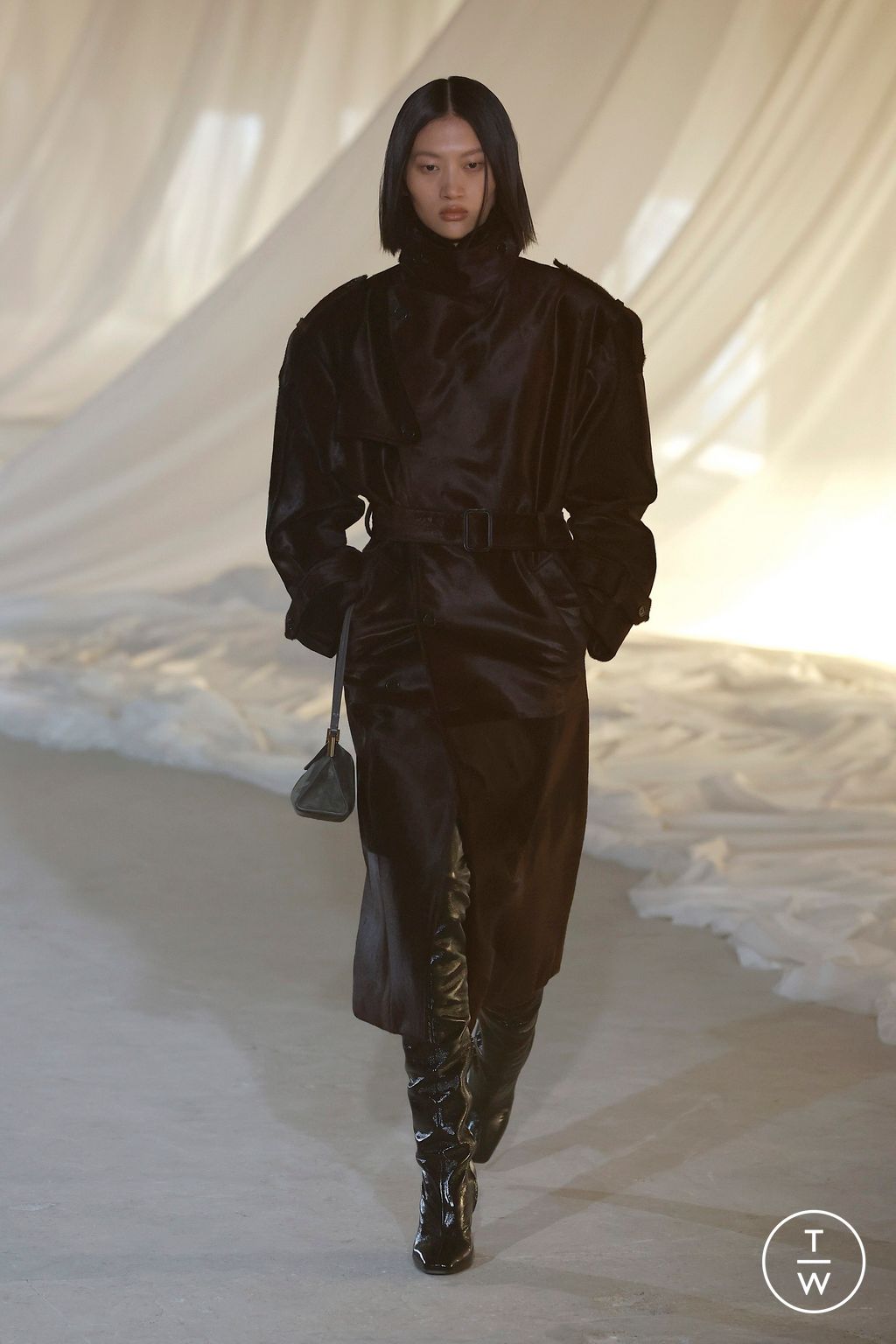 Fashion Week Paris Fall/Winter 2026 look 5 from the Balmain collection womenswear