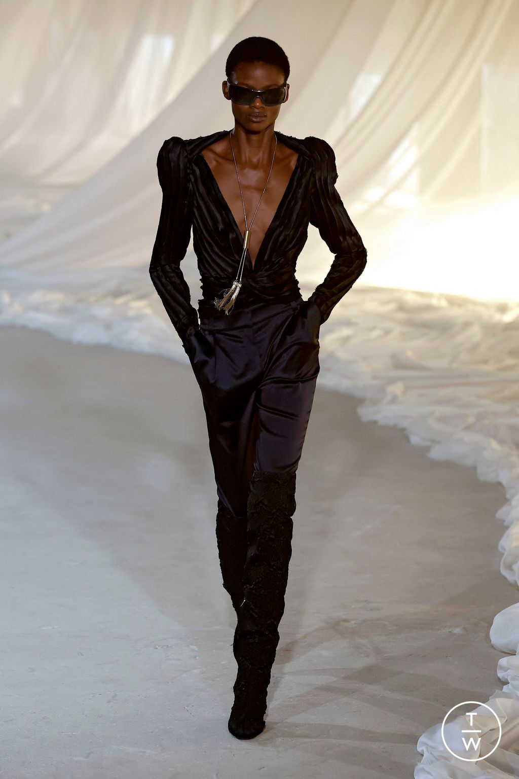 Fashion Week Paris Fall/Winter 2026 look 9 from the Balmain collection 女装