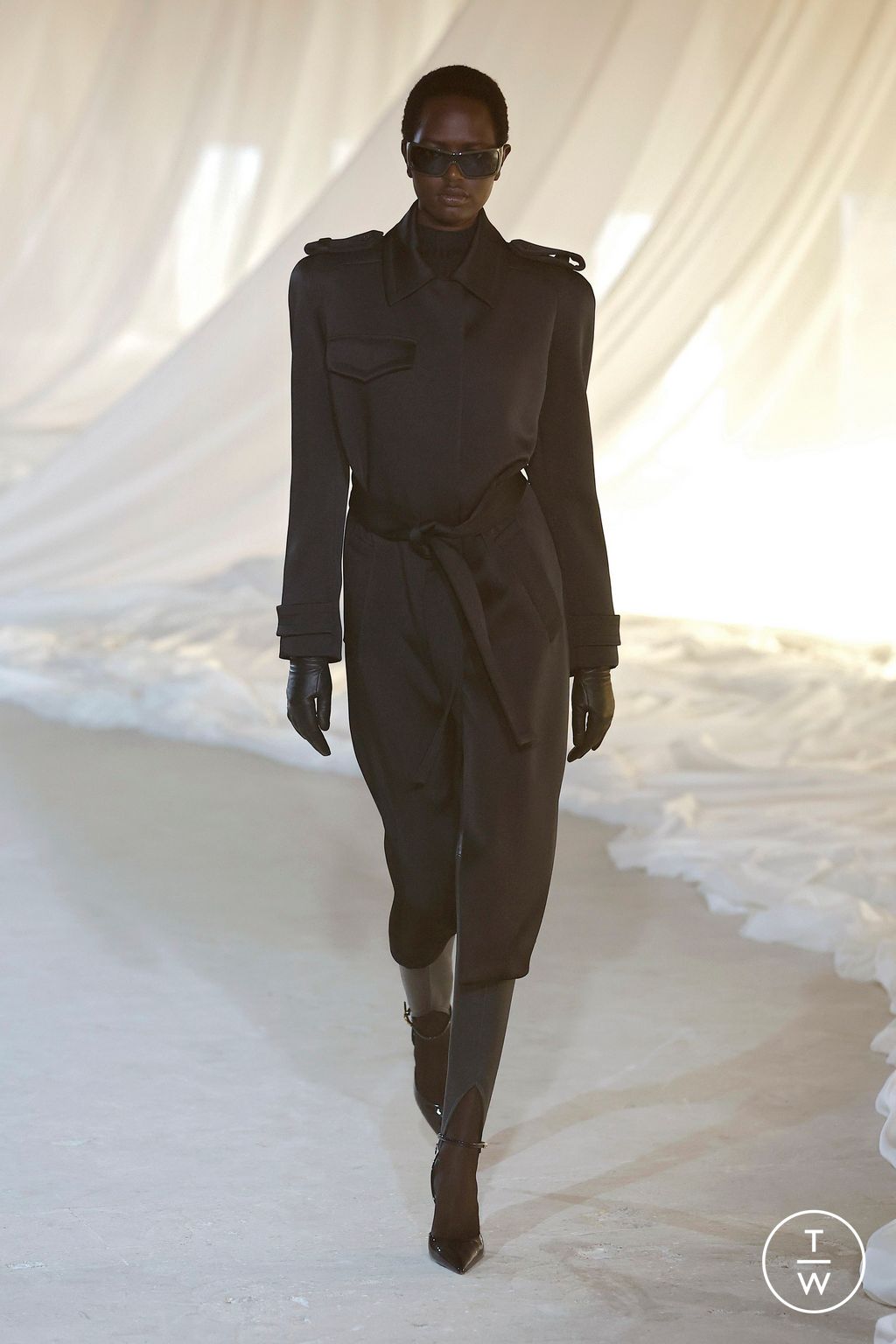 Fashion Week Paris Fall/Winter 2026 look 11 from the Balmain collection 女装