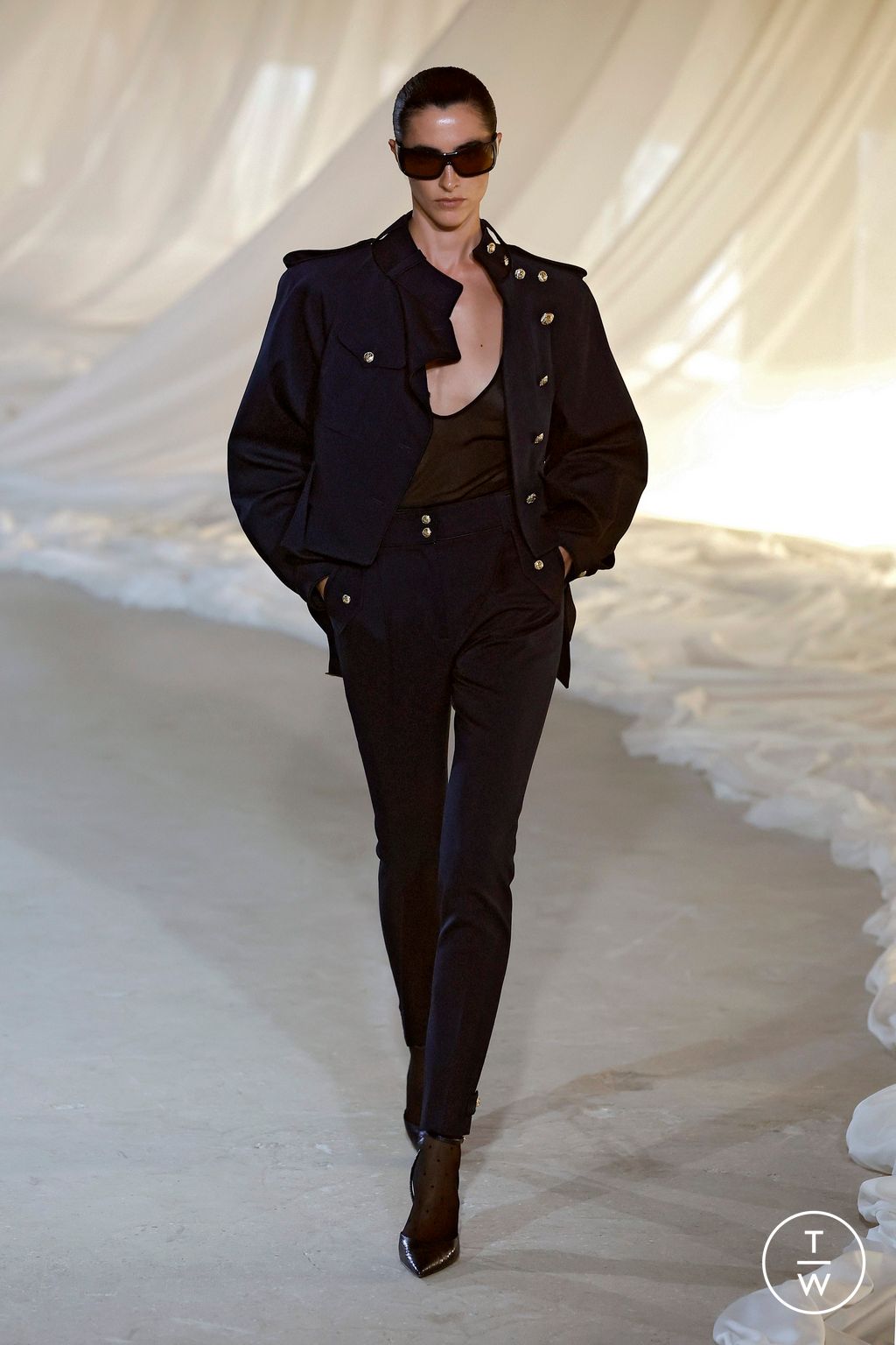 Fashion Week Paris Fall/Winter 2026 look 22 from the Balmain collection 女装