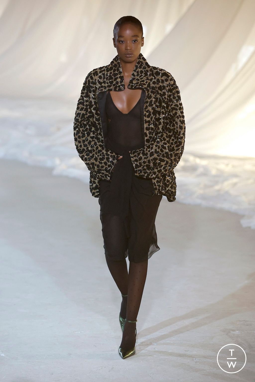 Fashion Week Paris Fall/Winter 2026 look 31 from the Balmain collection womenswear