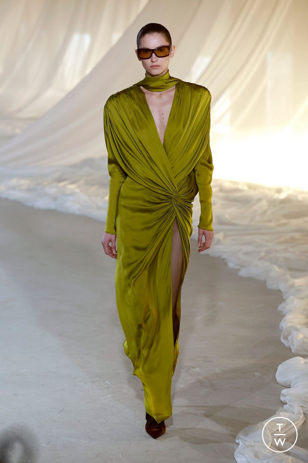 Fashion Week Paris Fall/Winter 2026 look 32 de la collection Balmain womenswear