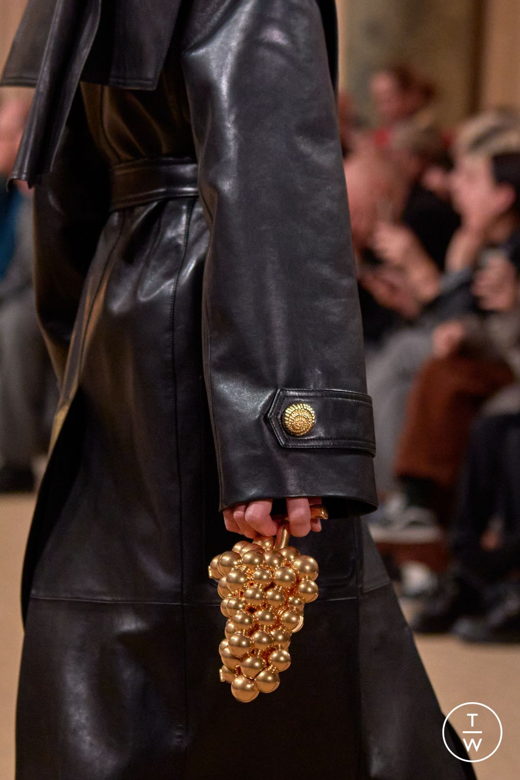 Fashion Week Paris Fall/Winter 2024 look 4 from the Balmain collection womenswear accessories