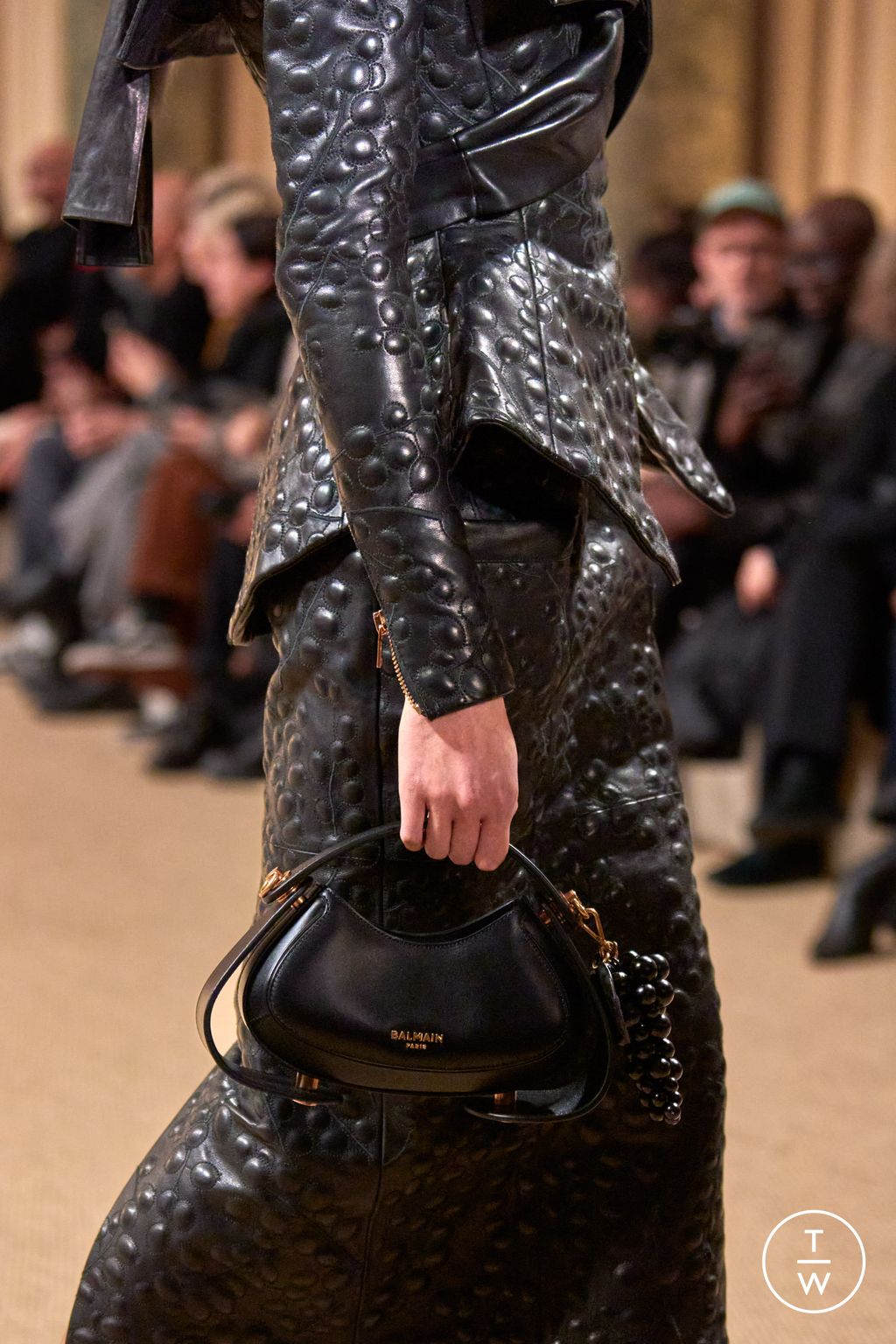 Fashion Week Paris Fall/Winter 2024 look 9 from the Balmain collection womenswear accessories