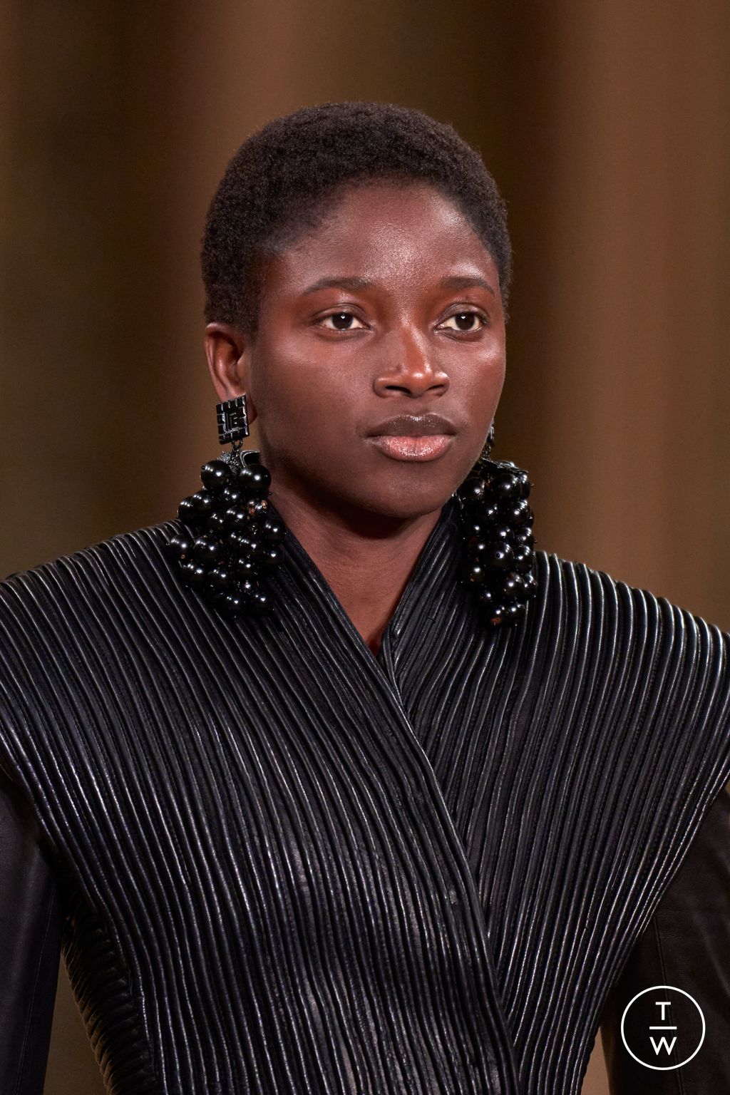 Fashion Week Paris Fall/Winter 2024 look 49 from the Balmain collection womenswear accessories