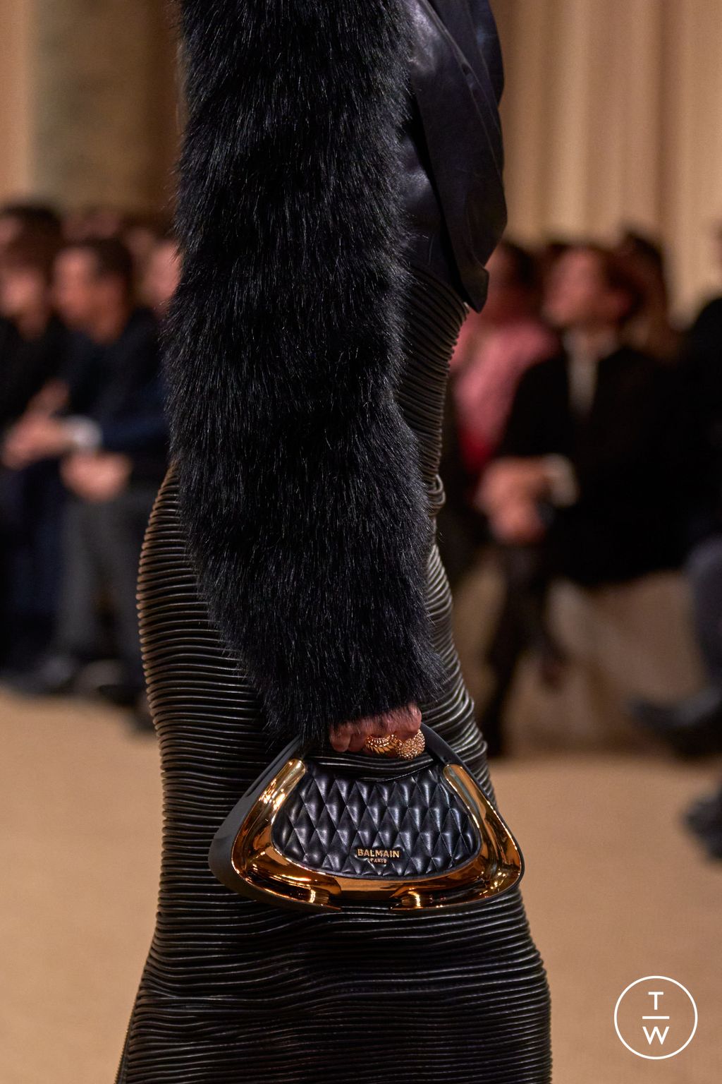 Fashion Week Paris Fall/Winter 2024 look 16 from the Balmain collection womenswear accessories
