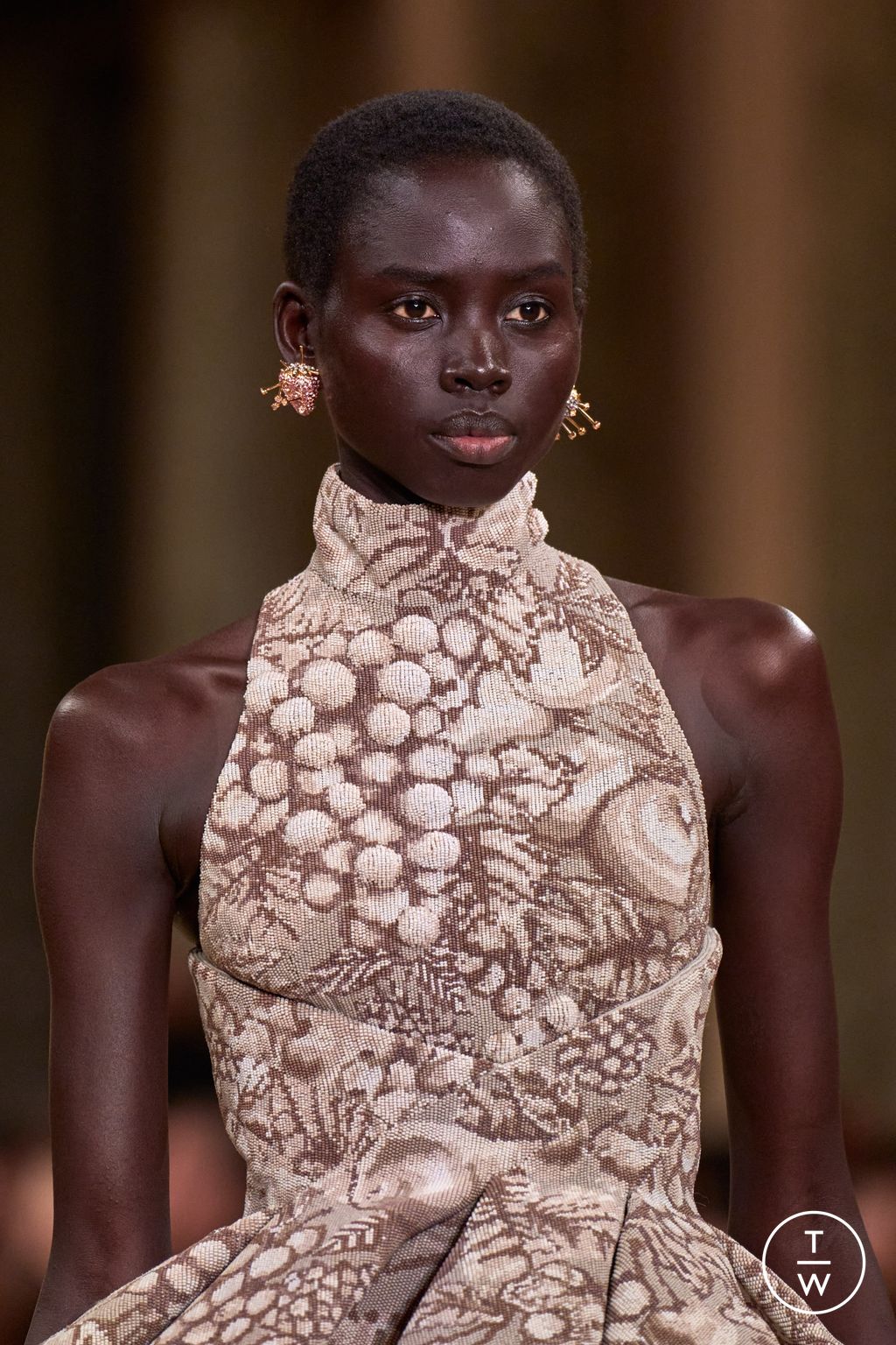 Fashion Week Paris Fall/Winter 2024 look 50 from the Balmain collection womenswear accessories