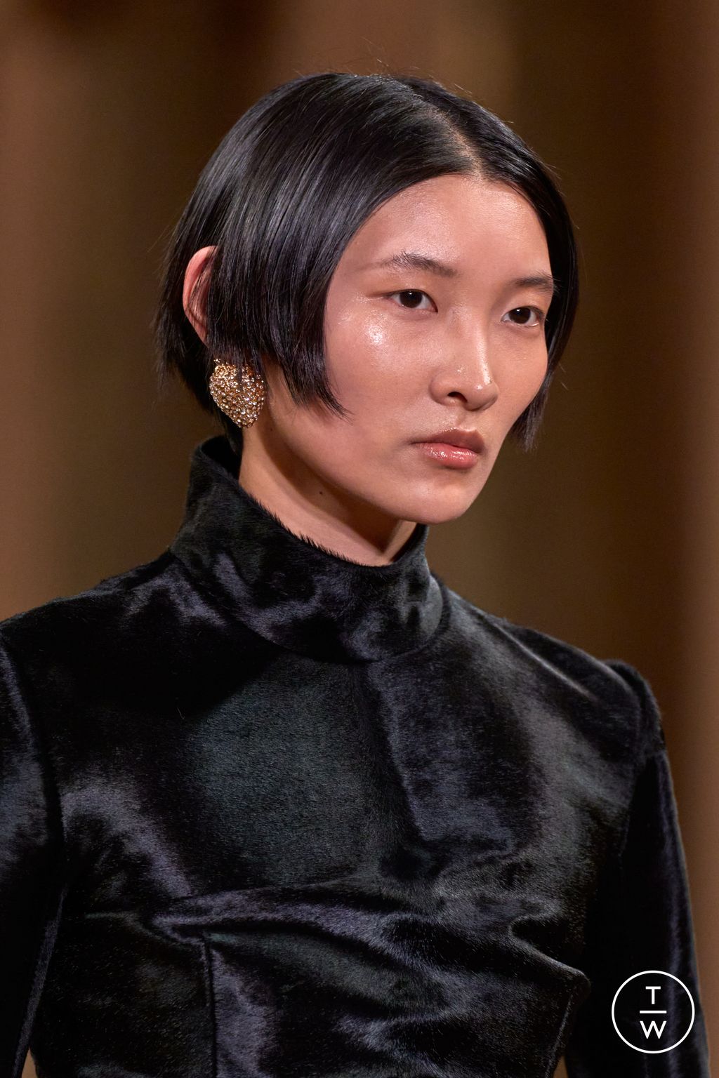 Fashion Week Paris Fall/Winter 2024 look 54 from the Balmain collection womenswear accessories