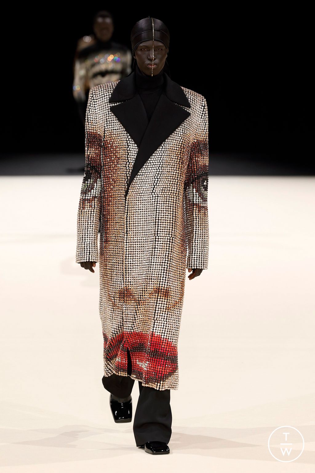 Fashion Week Paris Fall/Winter 2024 look 1 de la collection Balmain menswear
