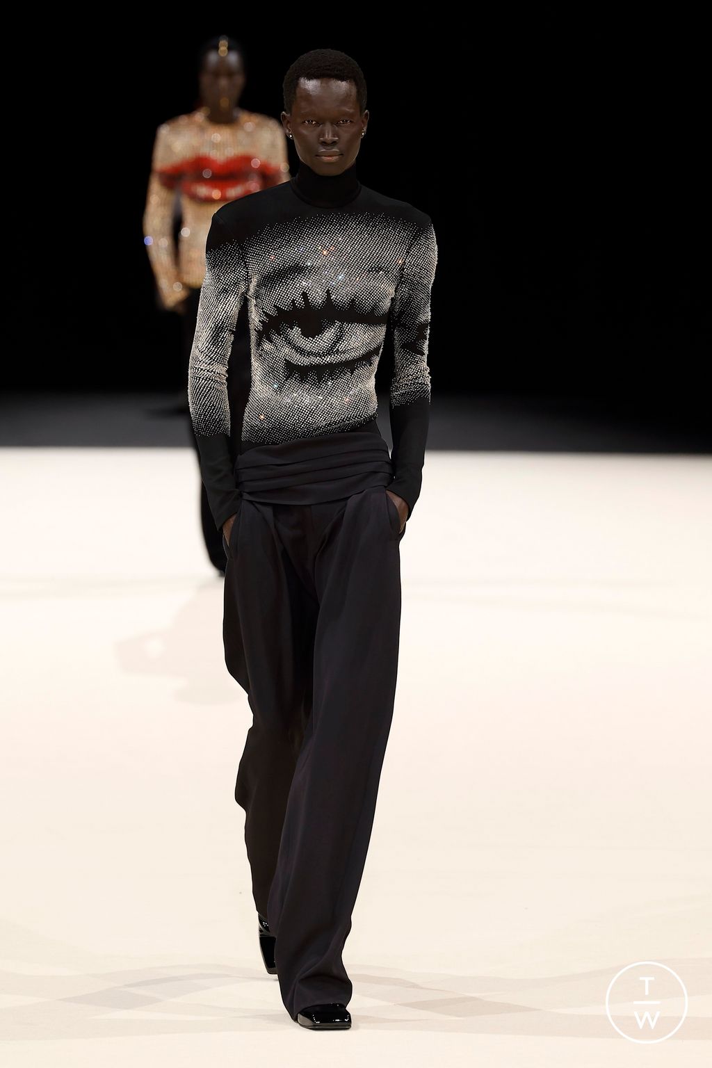 Fashion Week Paris Fall/Winter 2024 look 2 from the Balmain collection menswear