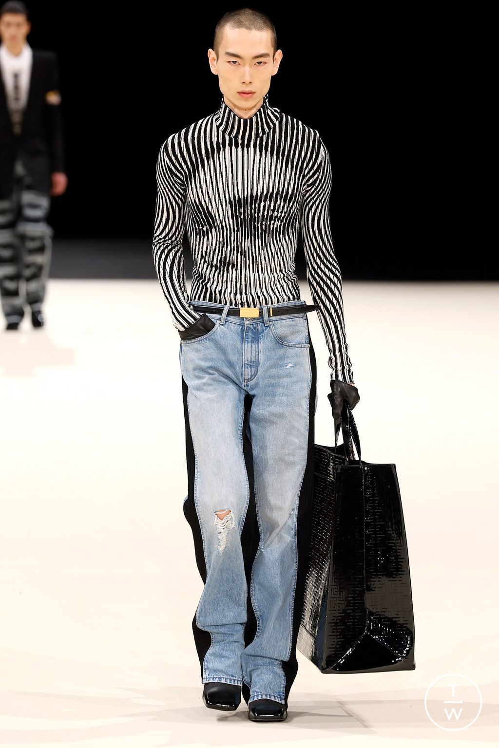 Fashion Week Paris Fall/Winter 2024 look 11 from the Balmain collection 男装