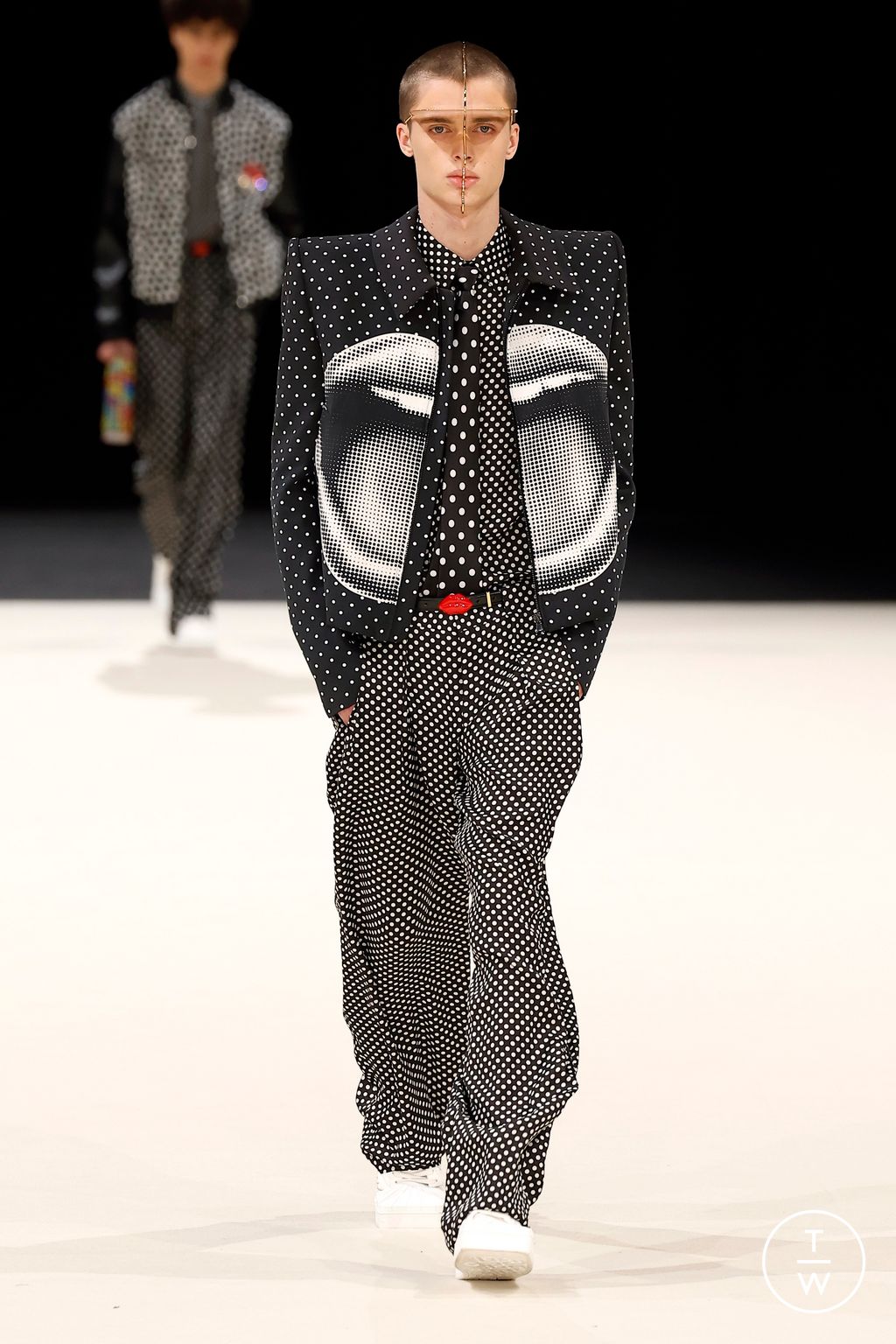 Fashion Week Paris Fall/Winter 2024 look 17 de la collection Balmain menswear