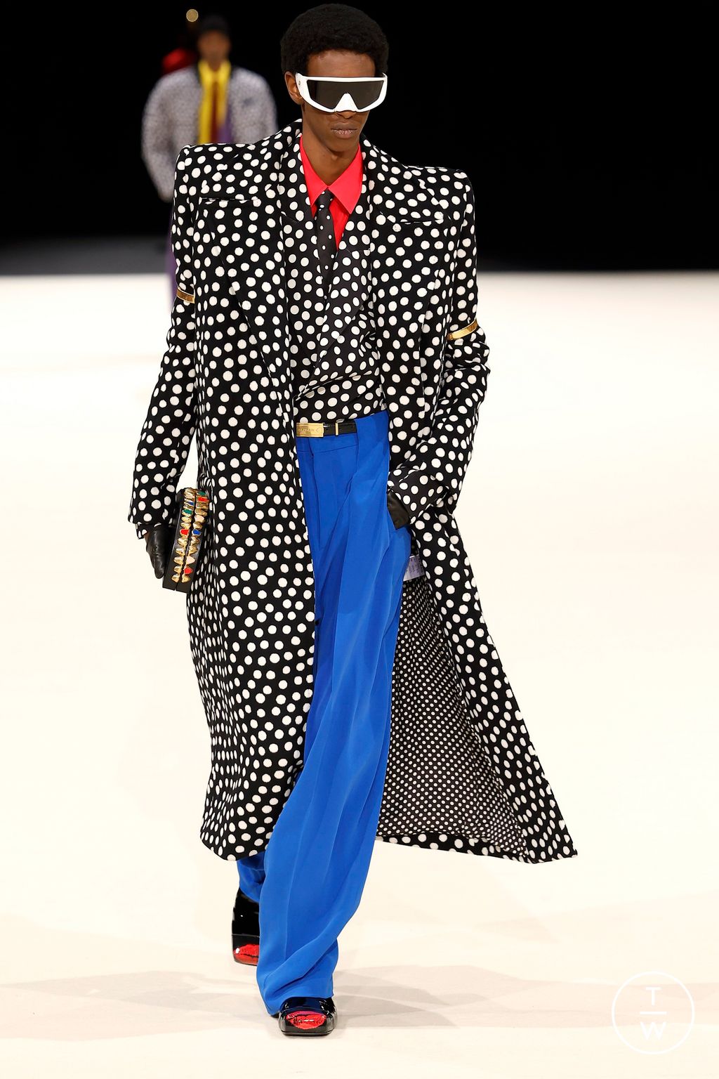 Fashion Week Paris Fall/Winter 2024 look 20 from the Balmain collection menswear