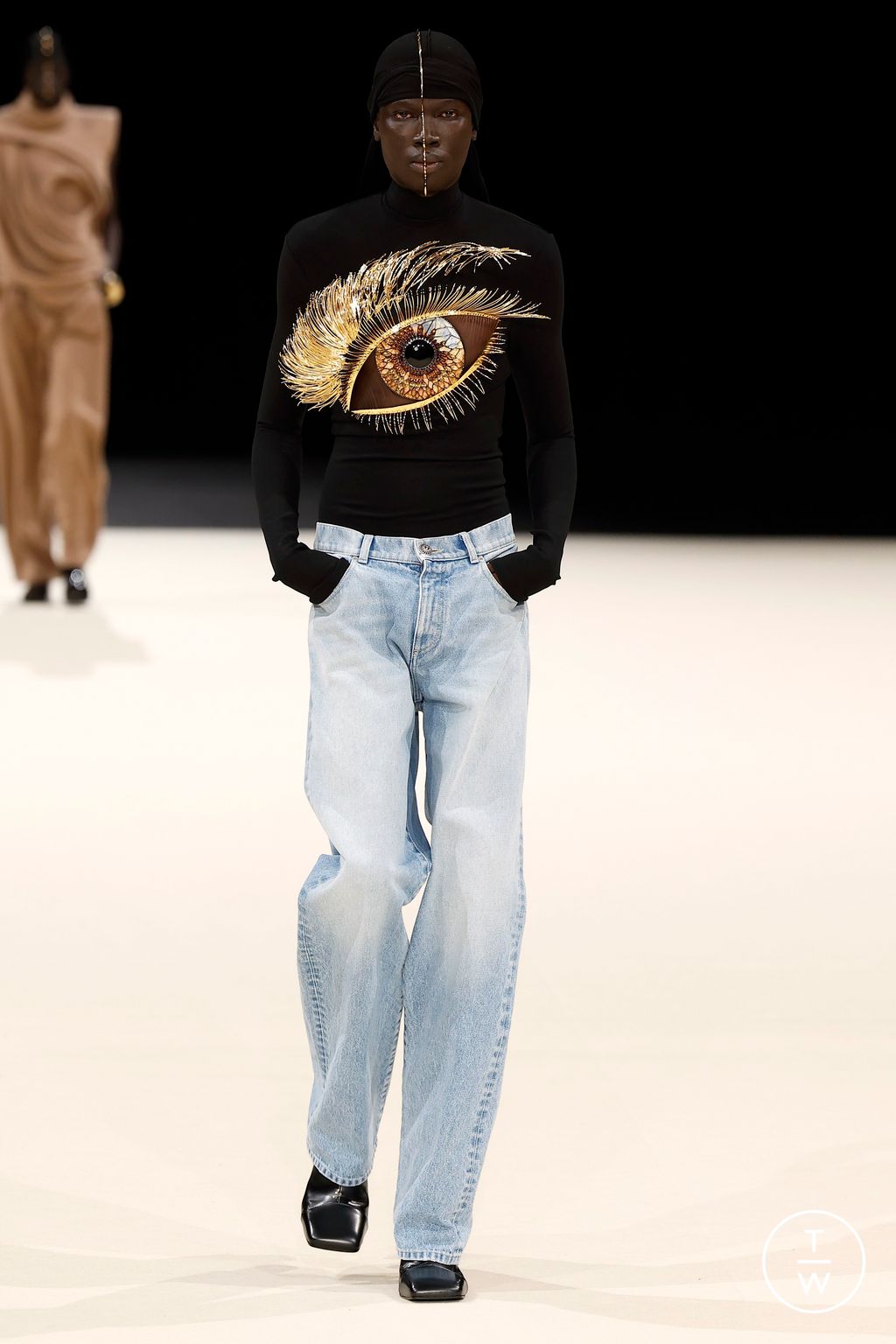 Fashion Week Paris Fall/Winter 2024 look 51 de la collection Balmain menswear