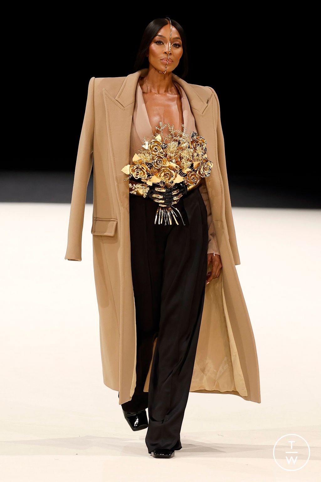Fashion Week Paris Fall/Winter 2024 look 54 from the Balmain collection menswear