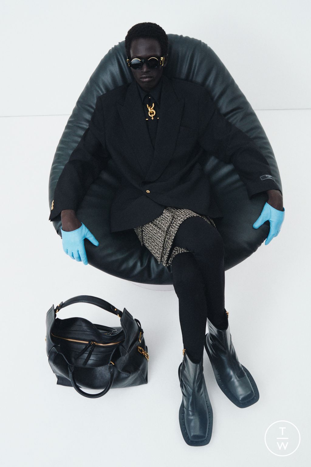 Fashion Week Paris Resort 2026 look 15 de la collection Balmain menswear