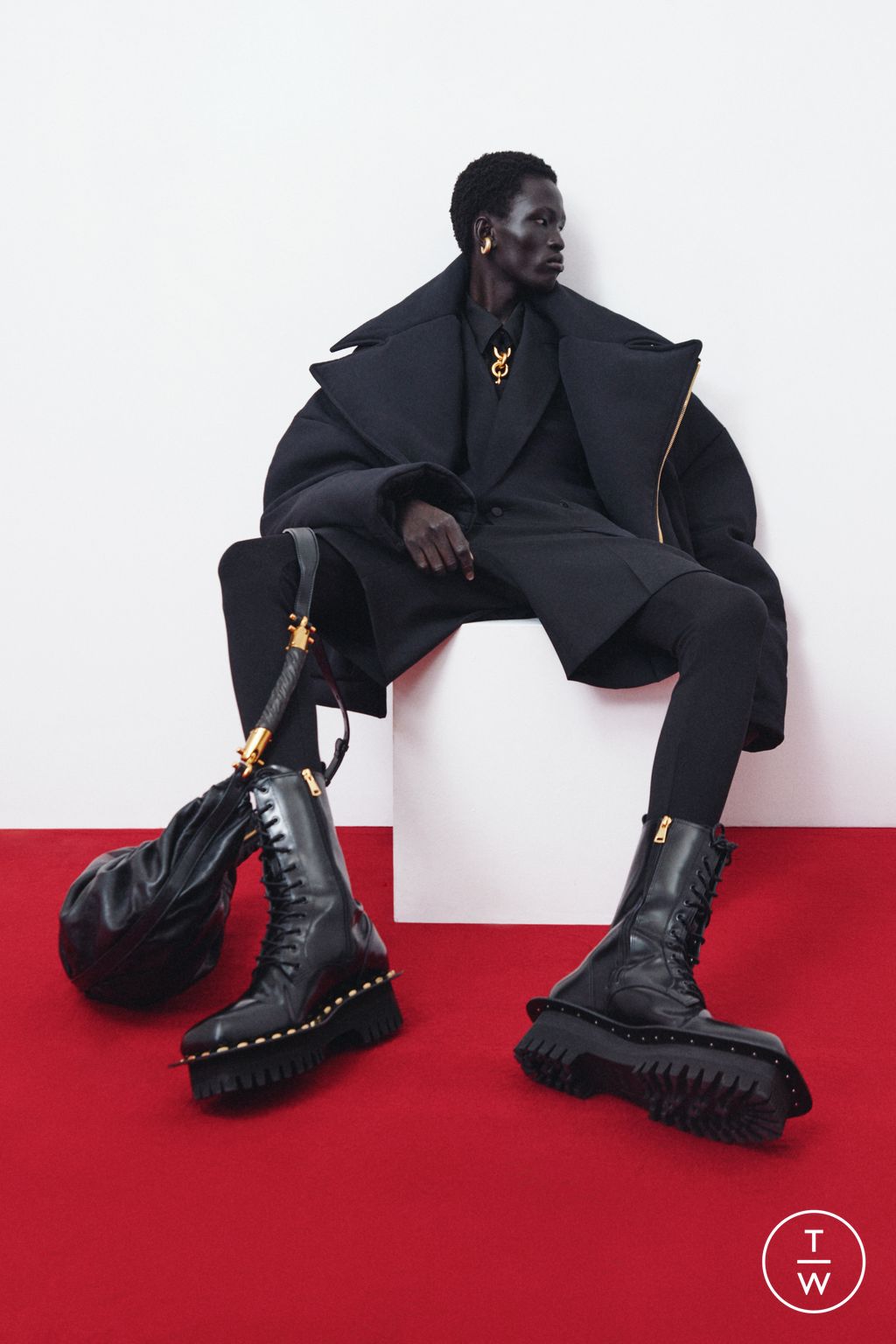 Fashion Week Paris Resort 2026 look 21 de la collection Balmain menswear