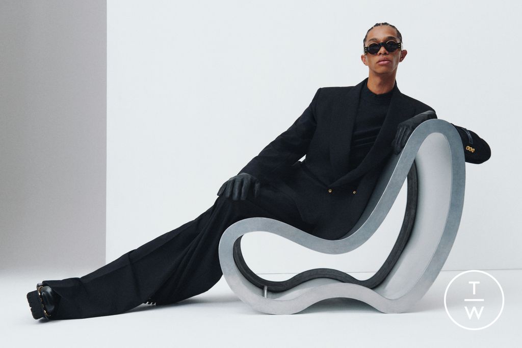 Fashion Week Paris Resort 2026 look 28 de la collection Balmain menswear